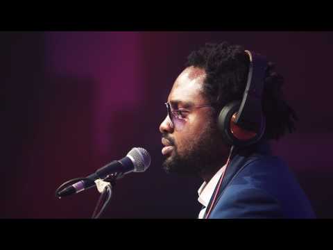 VIDEO: Cobhams Asuquo – Angels All Around (Live Performance)